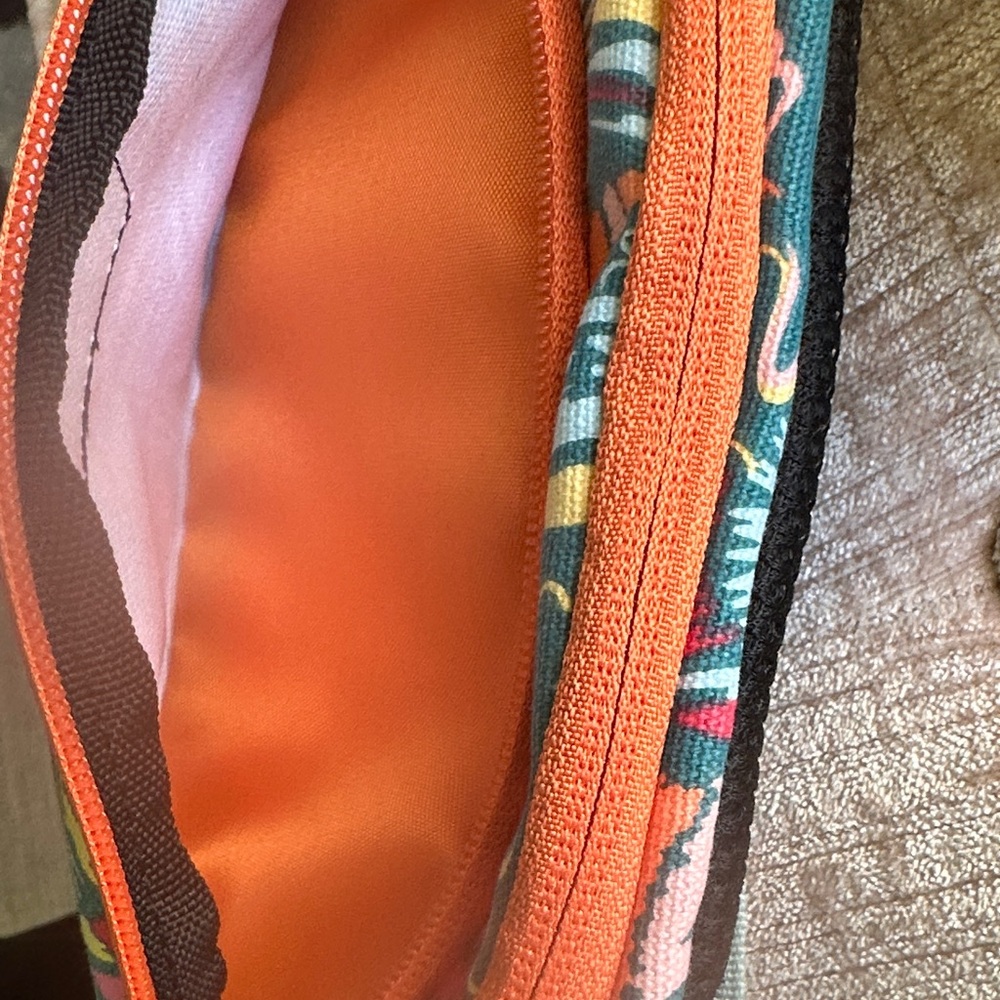 Kavu Multicolor Sling Bag with Orange and Green - Picture 3 of 8
